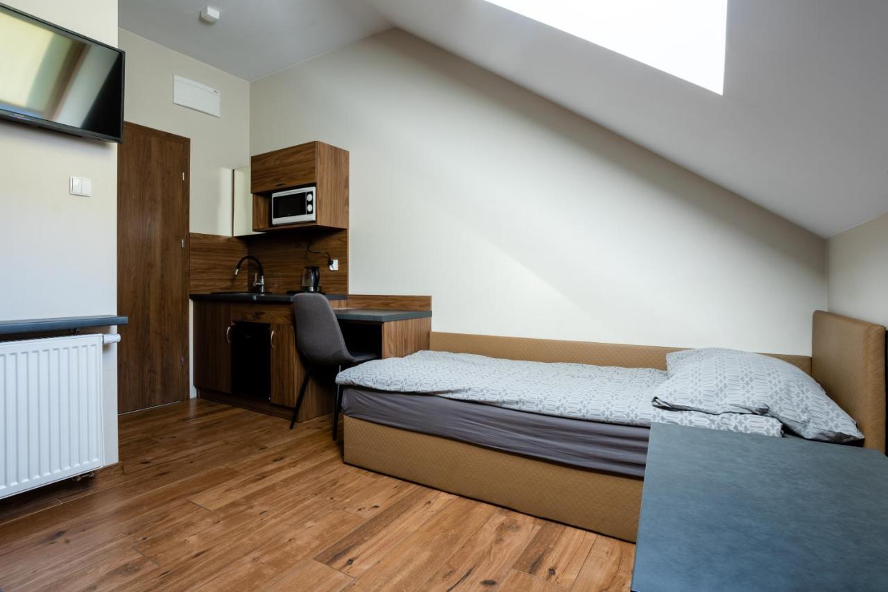 Noclegijarocin Bed & Breakfast エクステリア 写真
