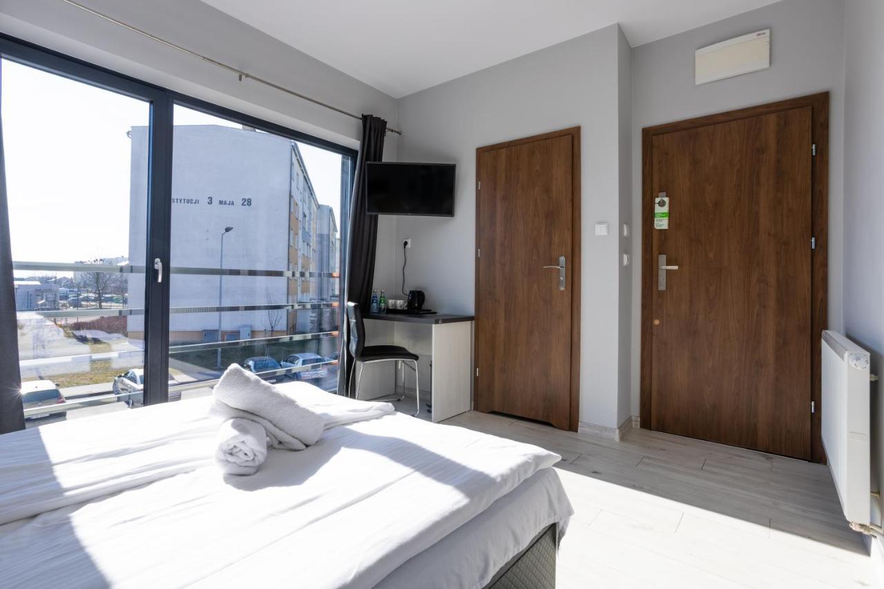 Noclegijarocin Bed & Breakfast エクステリア 写真
